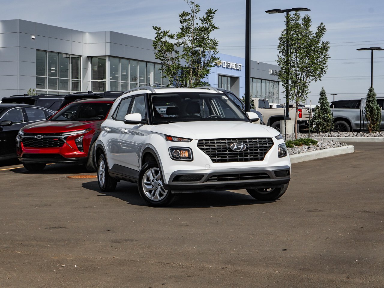 2025 Hyundai Venue Preferred IVT White Sherwood Park - photo #1
