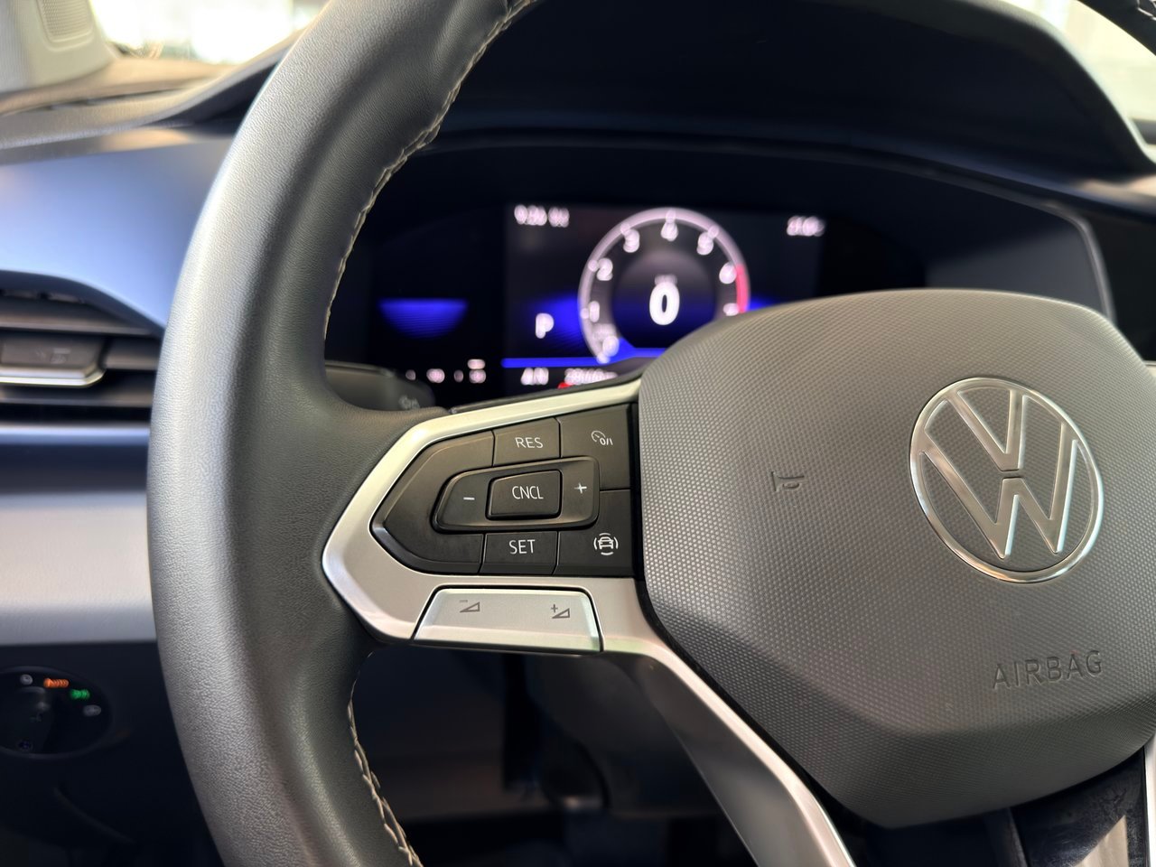 2022 Volkswagen Taos White Notre-Dame-des-Prairies - photo #25