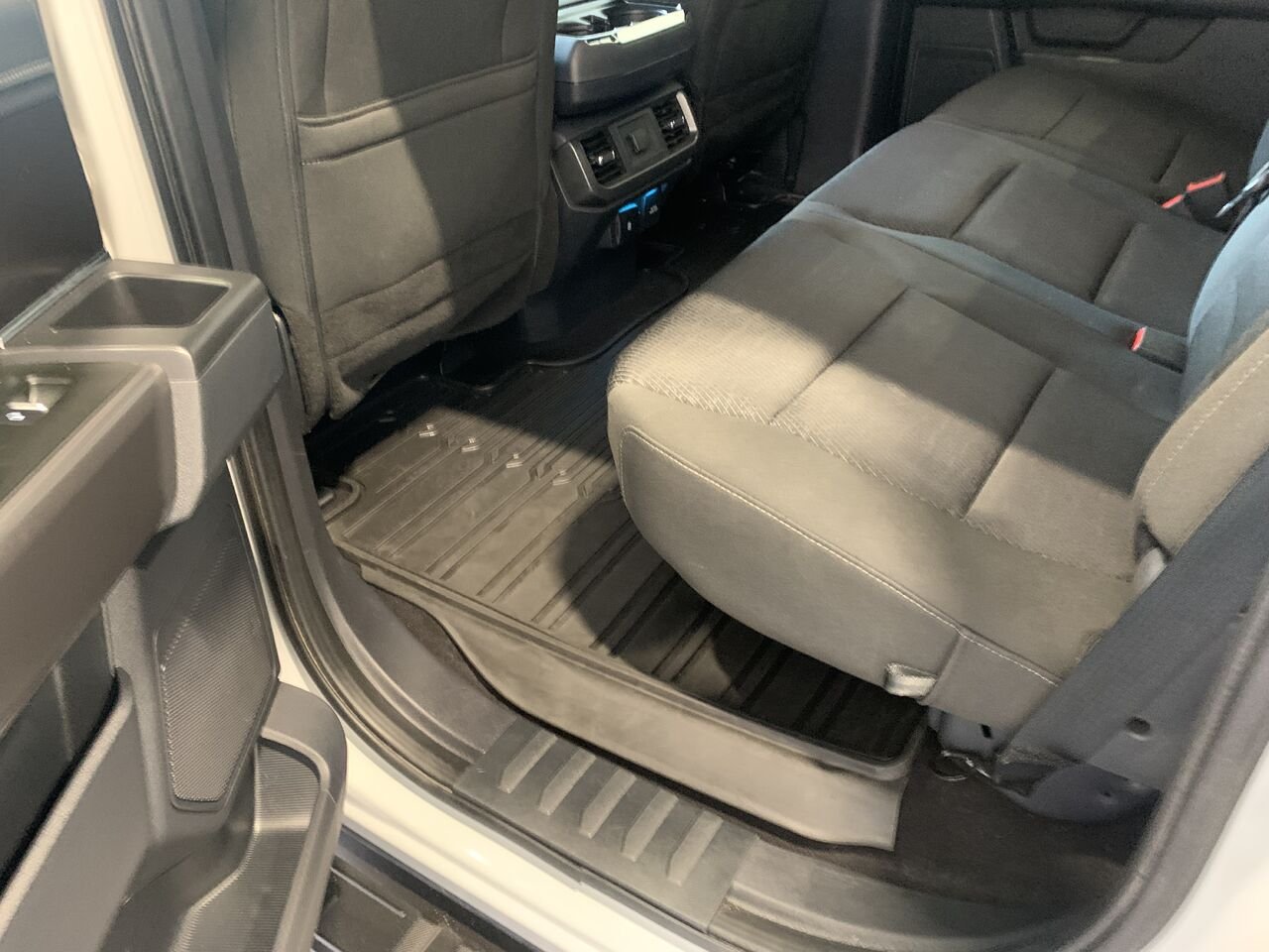 Ford F-150 F150 XLT CREW CAB SHORT BOX 2024 Gris Châteauguay - photo #21