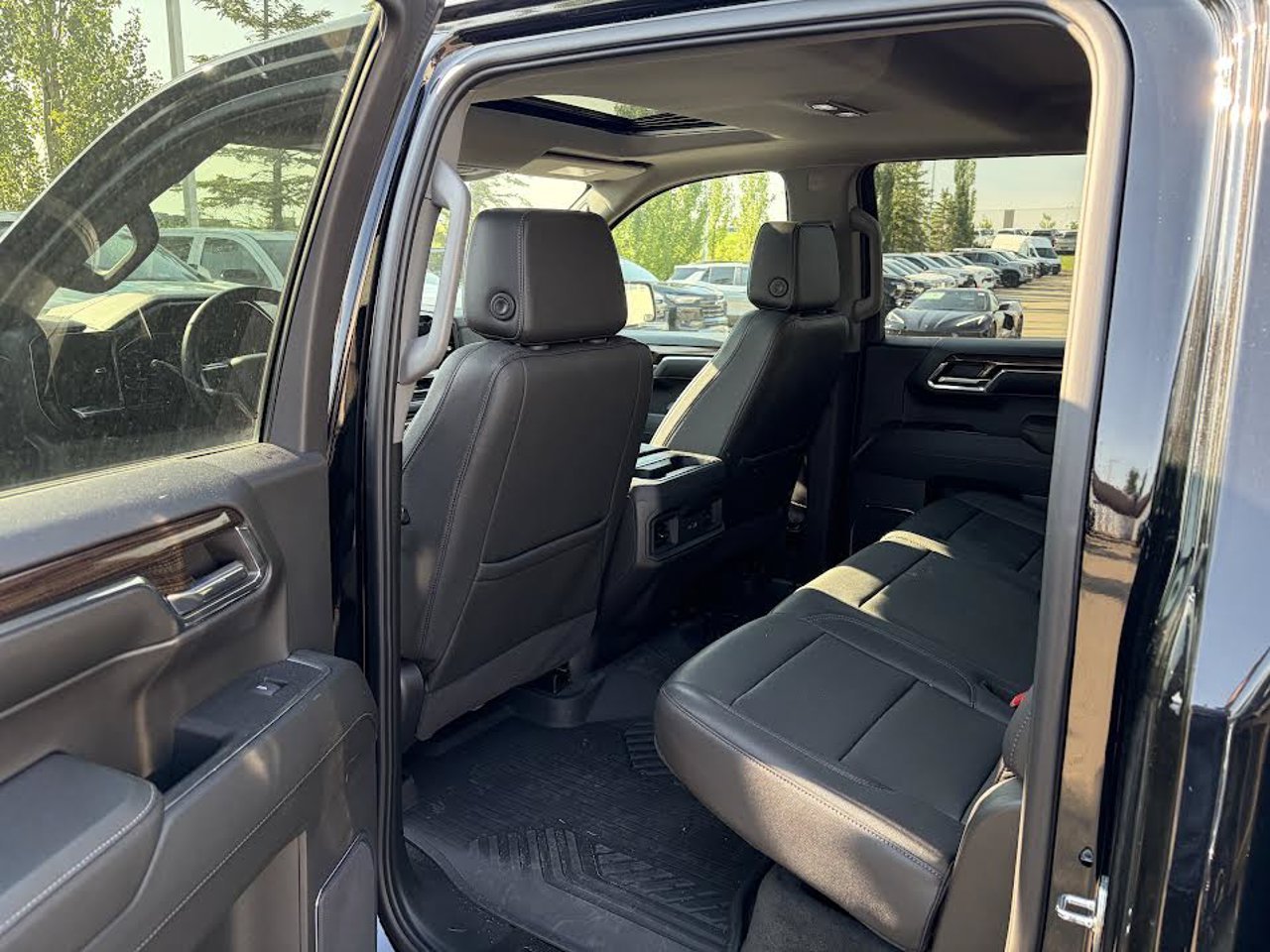 2024 Chevrolet Silverado 1500 4WD Crew Cab 147 RST Black Sherwood Park - photo #5