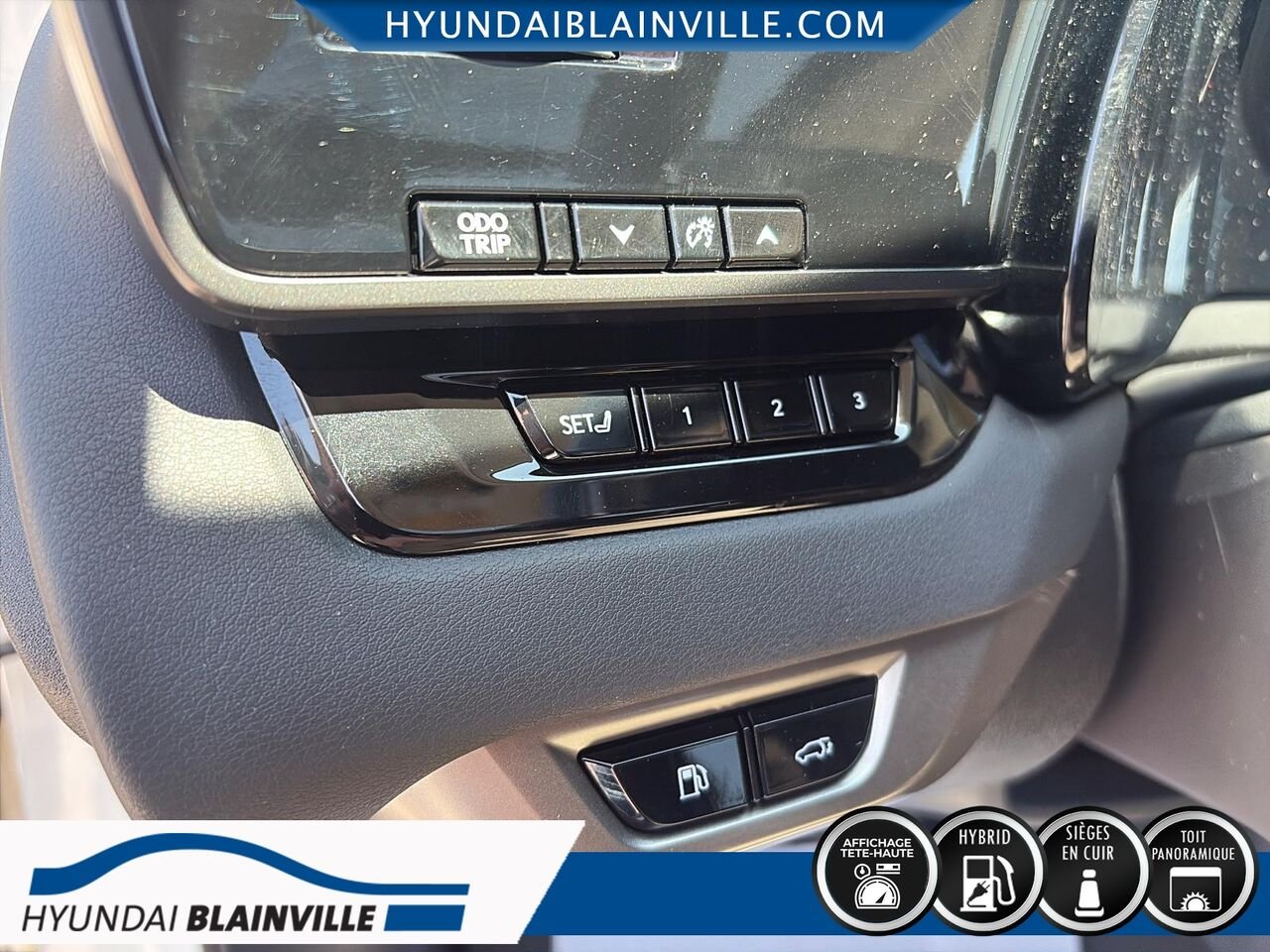 Lexus RX 2023 Blanc Blainville - photo #15