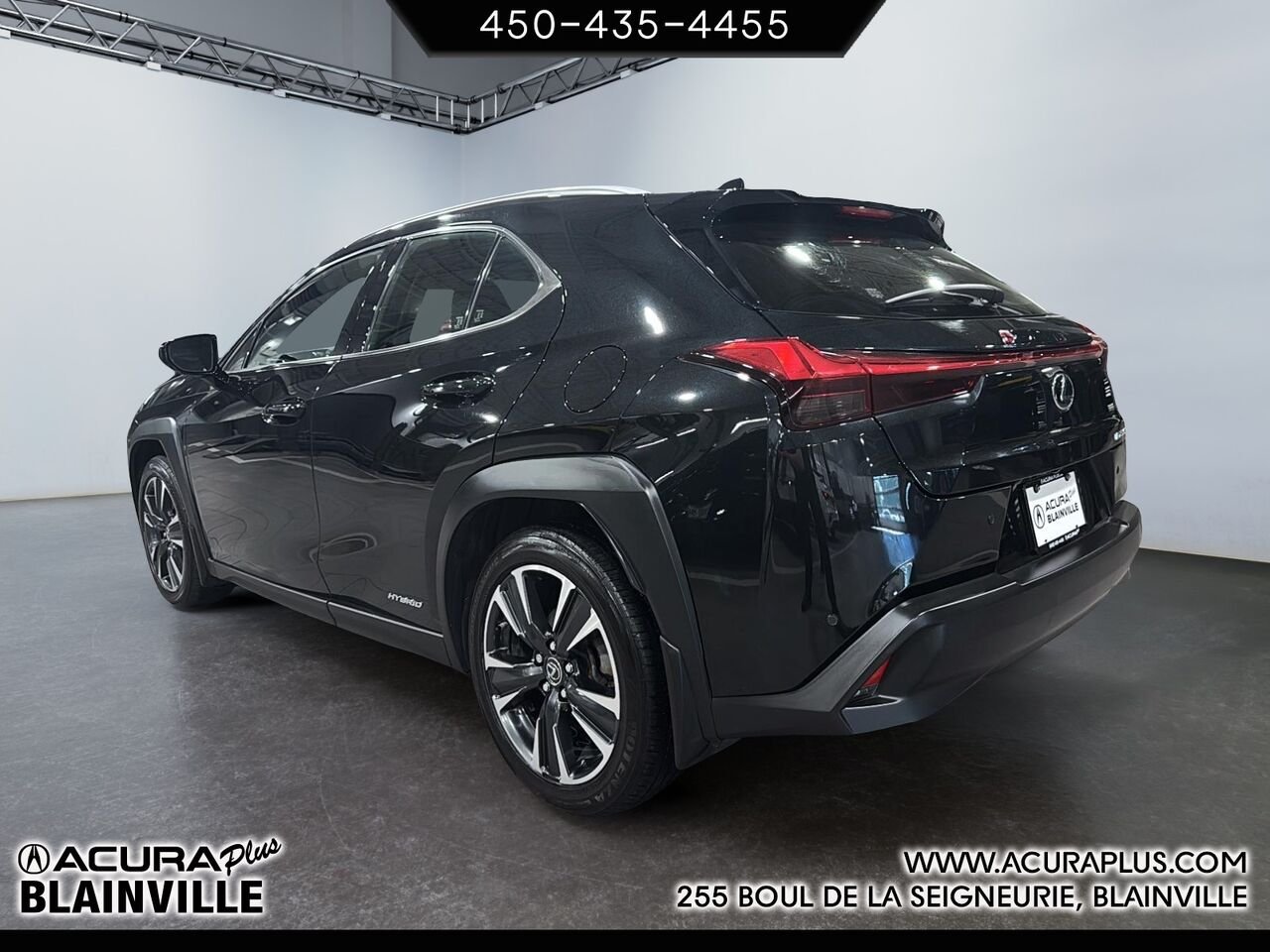 2021 Lexus UX 250h Black Blainville - photo #3