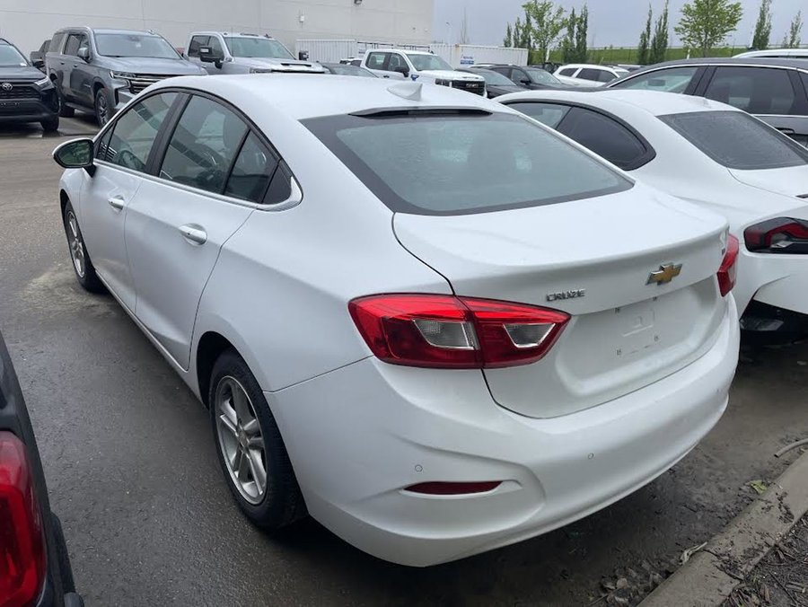 2017 Chevrolet Cruze 2017 White
