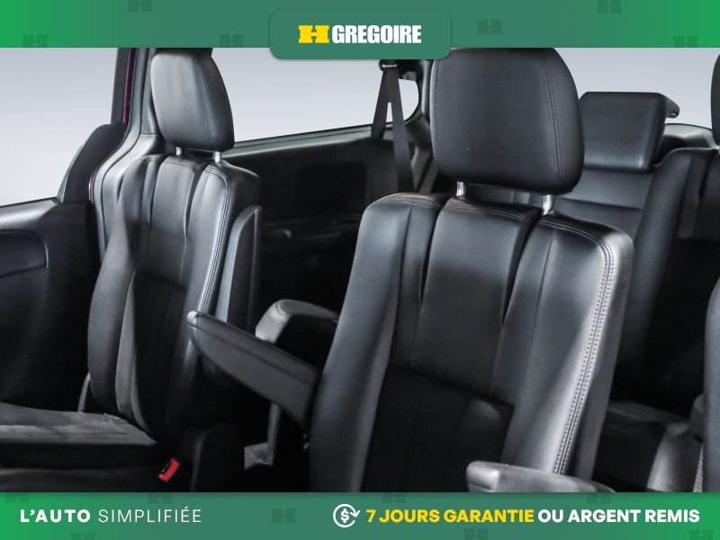 Dodge GR Caravan 820832 | 35th Anniversary AUTO AC MAGS CAM RECULE 2019 Rouge Laval - photo #23