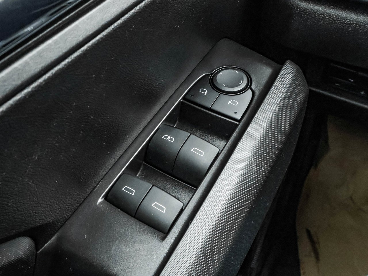 2024 GMC Canyon 4WD Crew Cab Elevation White Sherwood Park - photo #18