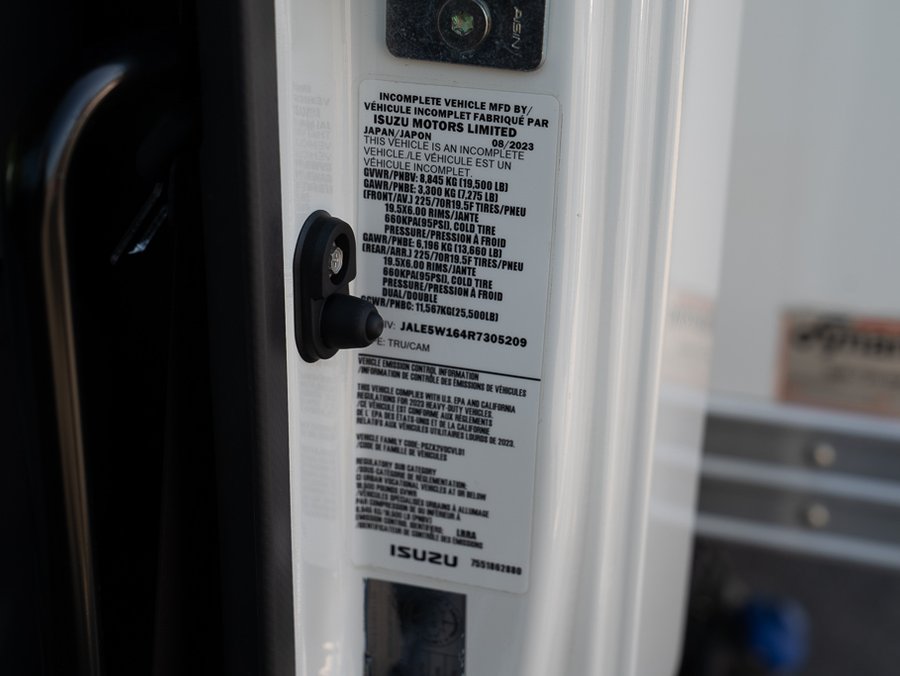 2024 ISUZU NRR 2024 White