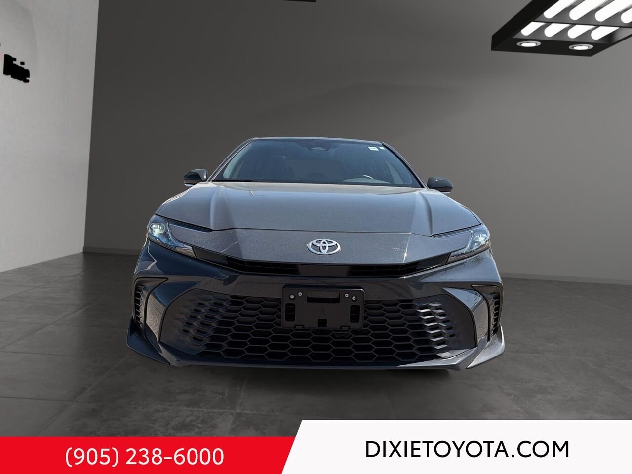 2025 Toyota Camry HYBRID SE UPGRADE AWD / CLEAN CARFAX / MOONROOF / ALLOY WHEELS / CARPLAY AND ANDROID AUTO Underground Mississauga - photo #1