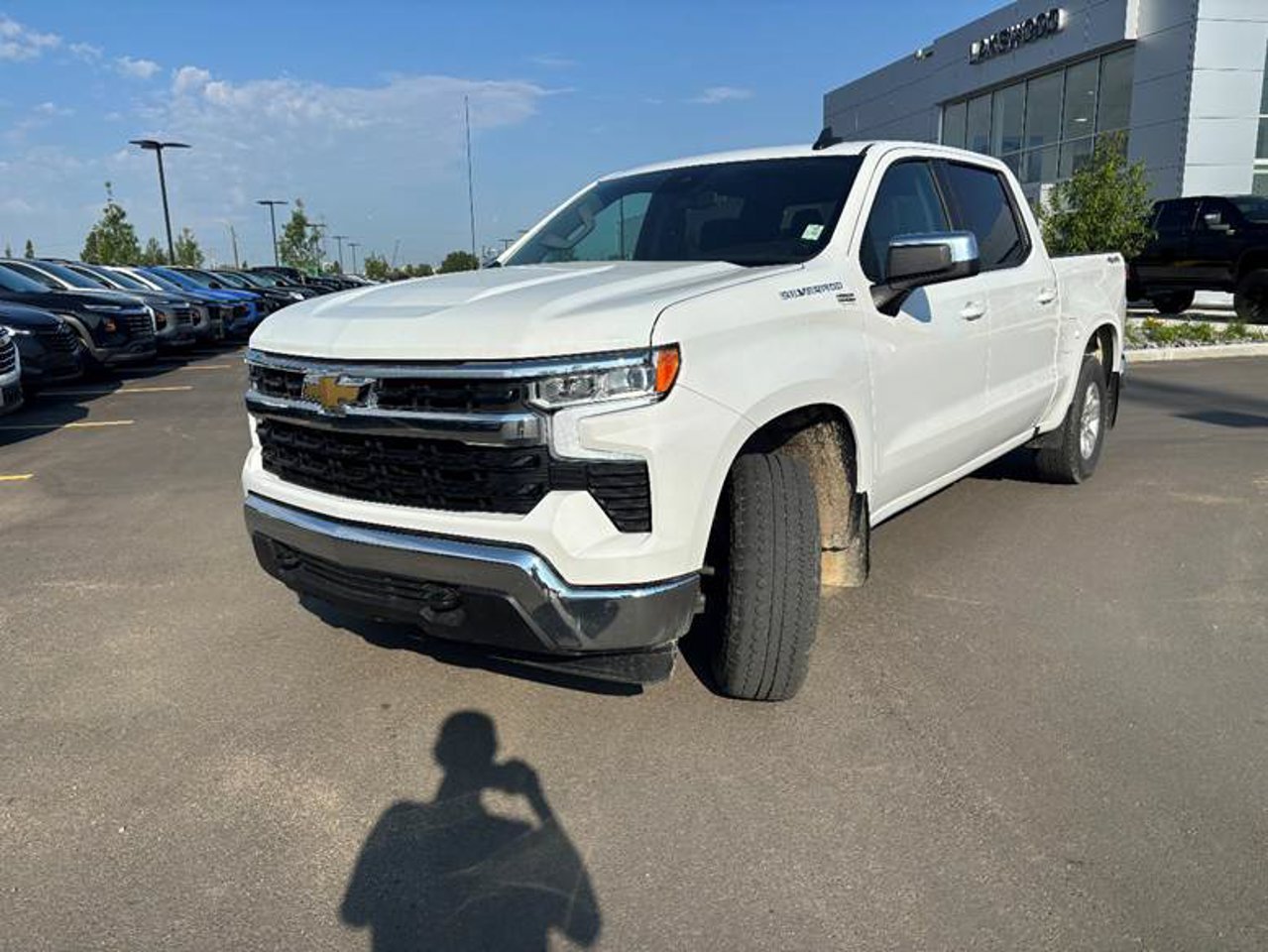 2025 Chevrolet Silverado 1500 4WD Crew Cab 147 LT White Sherwood Park - photo #2