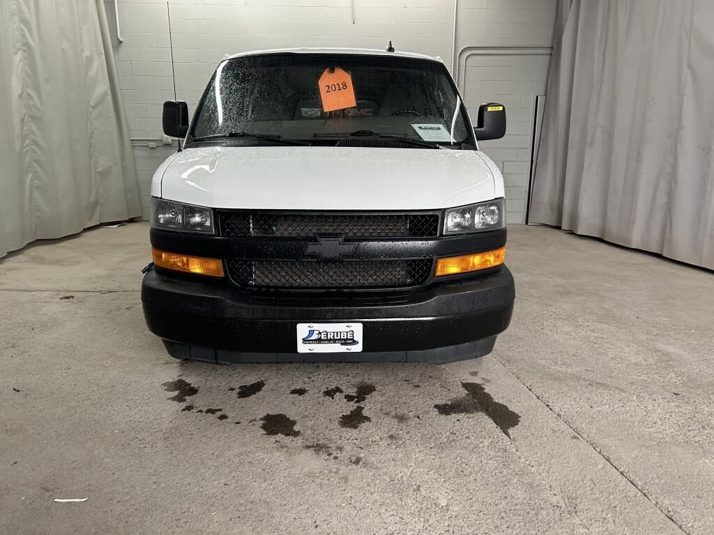 2018 CHEVROLET FOURGONNETTE UTILITAIRE LONGUE EXPRESS Traction arrière 2500 155 po White Rivière-du-Loup - photo #1