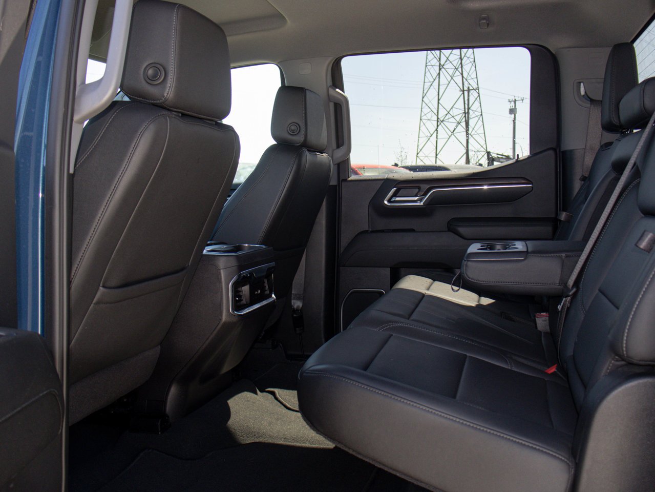 2024 GMC Sierra 1500 4WD Crew Cab 147 SLT Grey Sherwood Park - photo #32