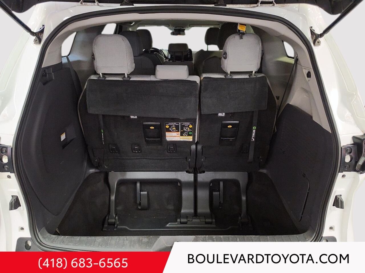 Toyota Sienna 100094A-79 | LE, 8 PLACES 2022 Blanc Québec - photo #20