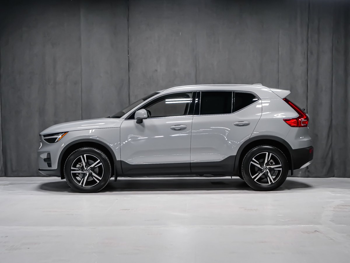Volvo XC40 B5 CORE BRIGHT CLIMATE 2025 Gris Montréal - photo #2