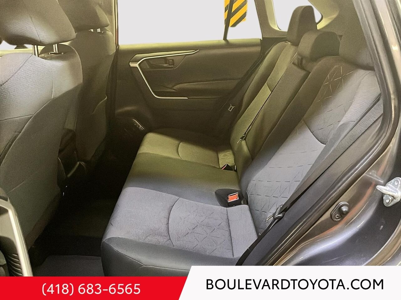 Toyota RAV4 99831B-188 | LE 2019 Gris magnétique métallisé Québec - photo #16