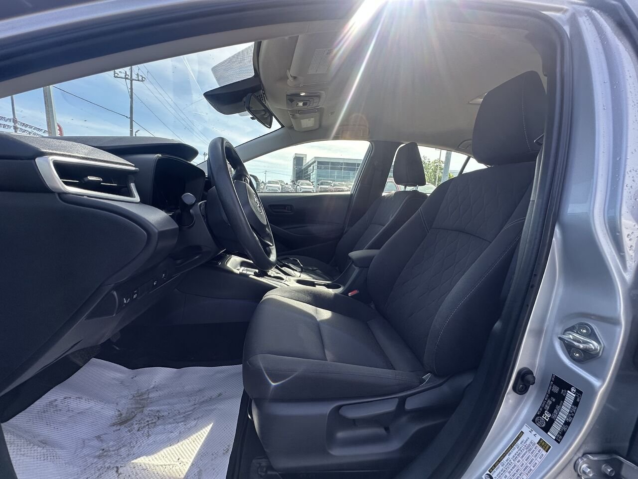 TOYOTA COROLLA LE hybride LE CVT 2024 Gris Gatineau - photo #3