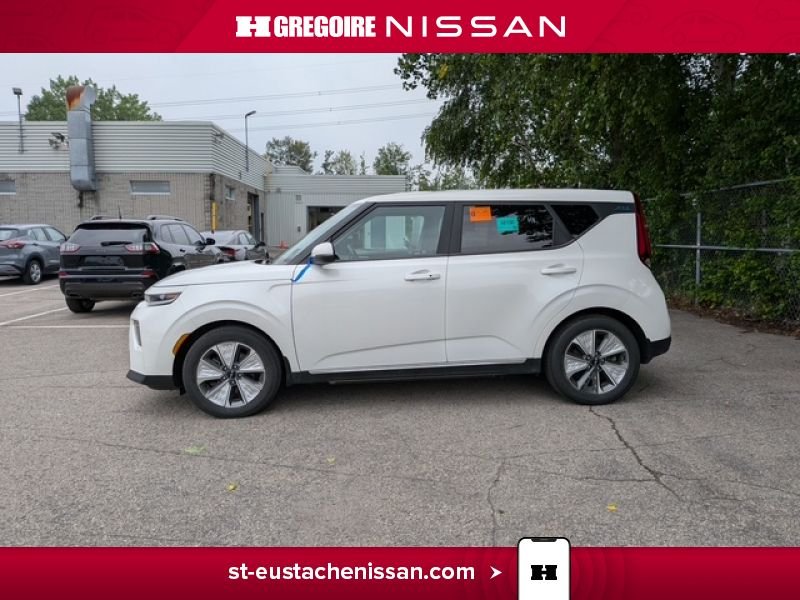 2022 Kia Soul White Laval - photo #7