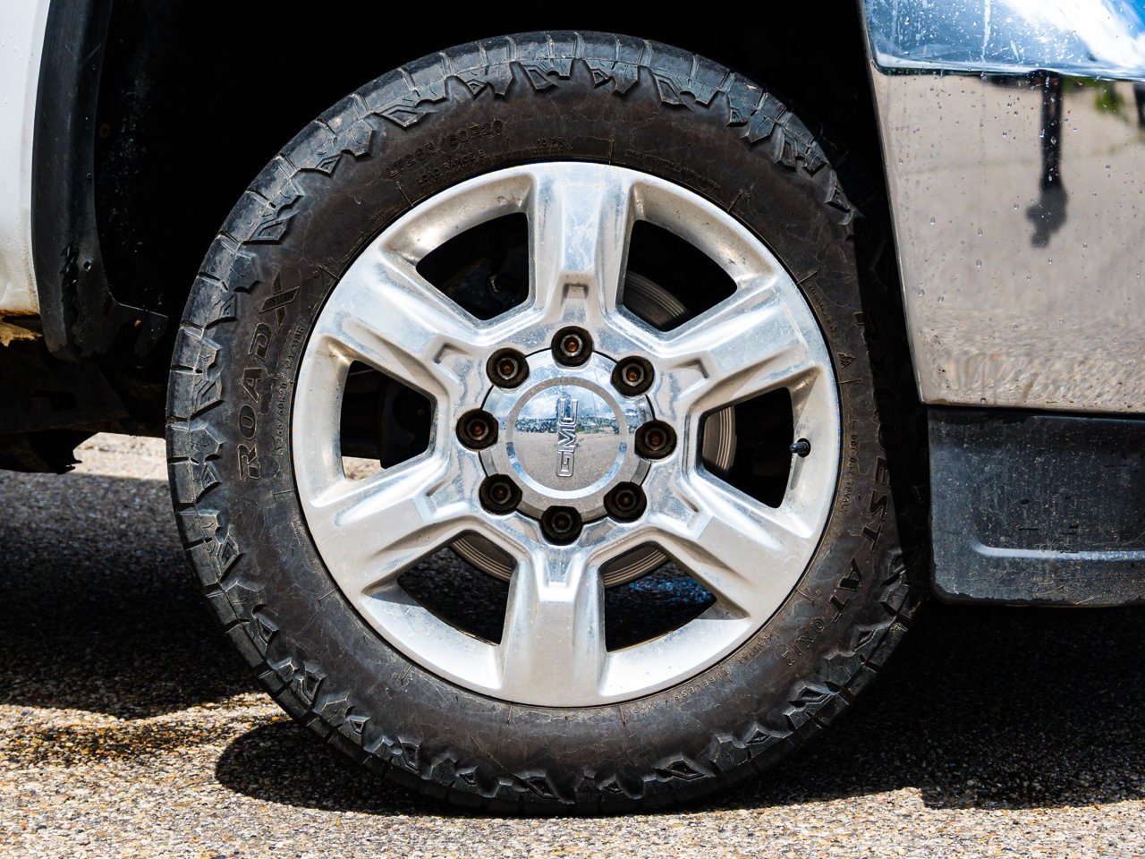 2018 GMC Sierra 2500HD 4WD Double Cab 144.2 White Sherwood Park - photo #4