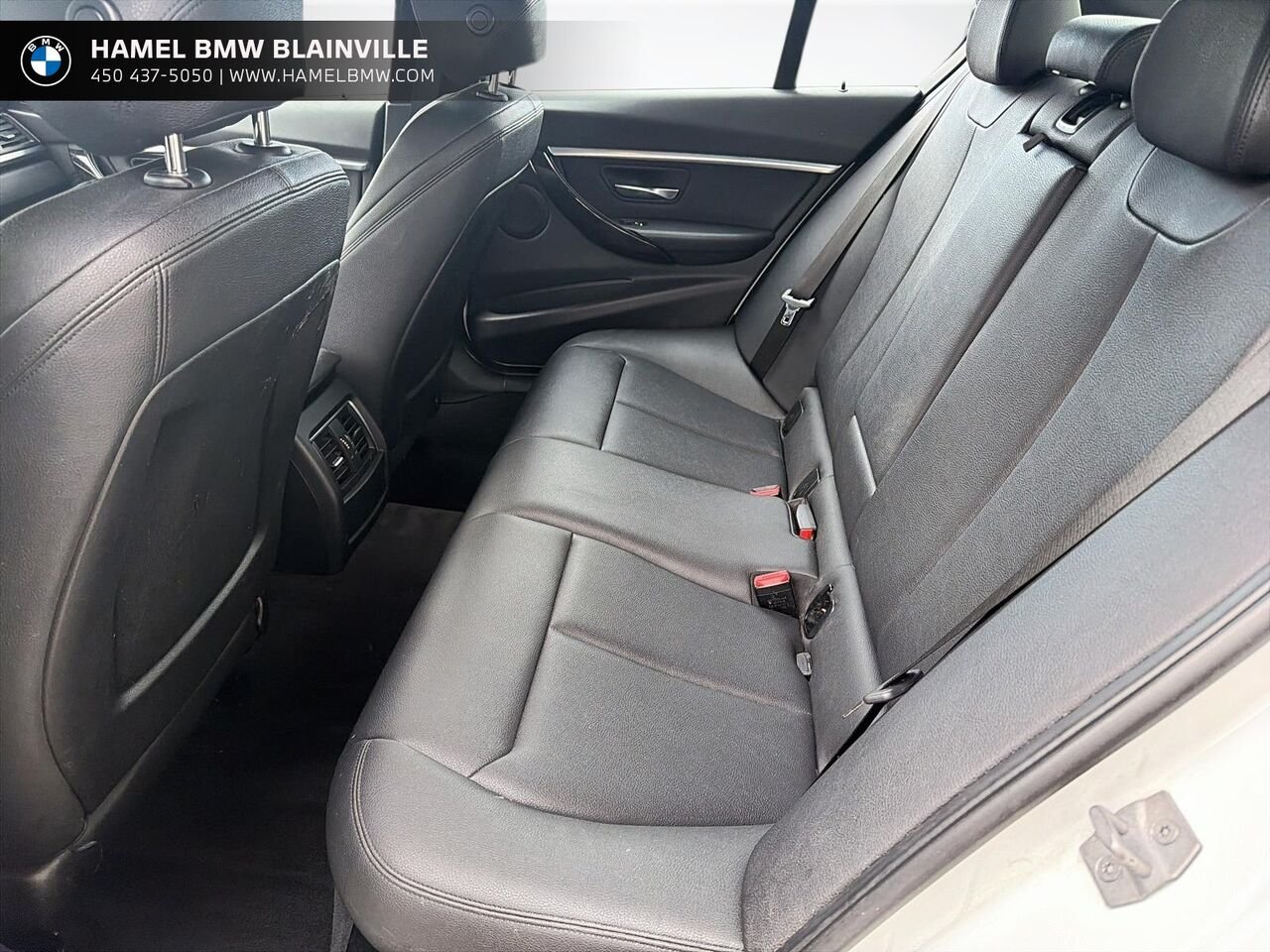 BMW Série 3 330i xDrive berline 2018 Blanc Blainville - photo #9