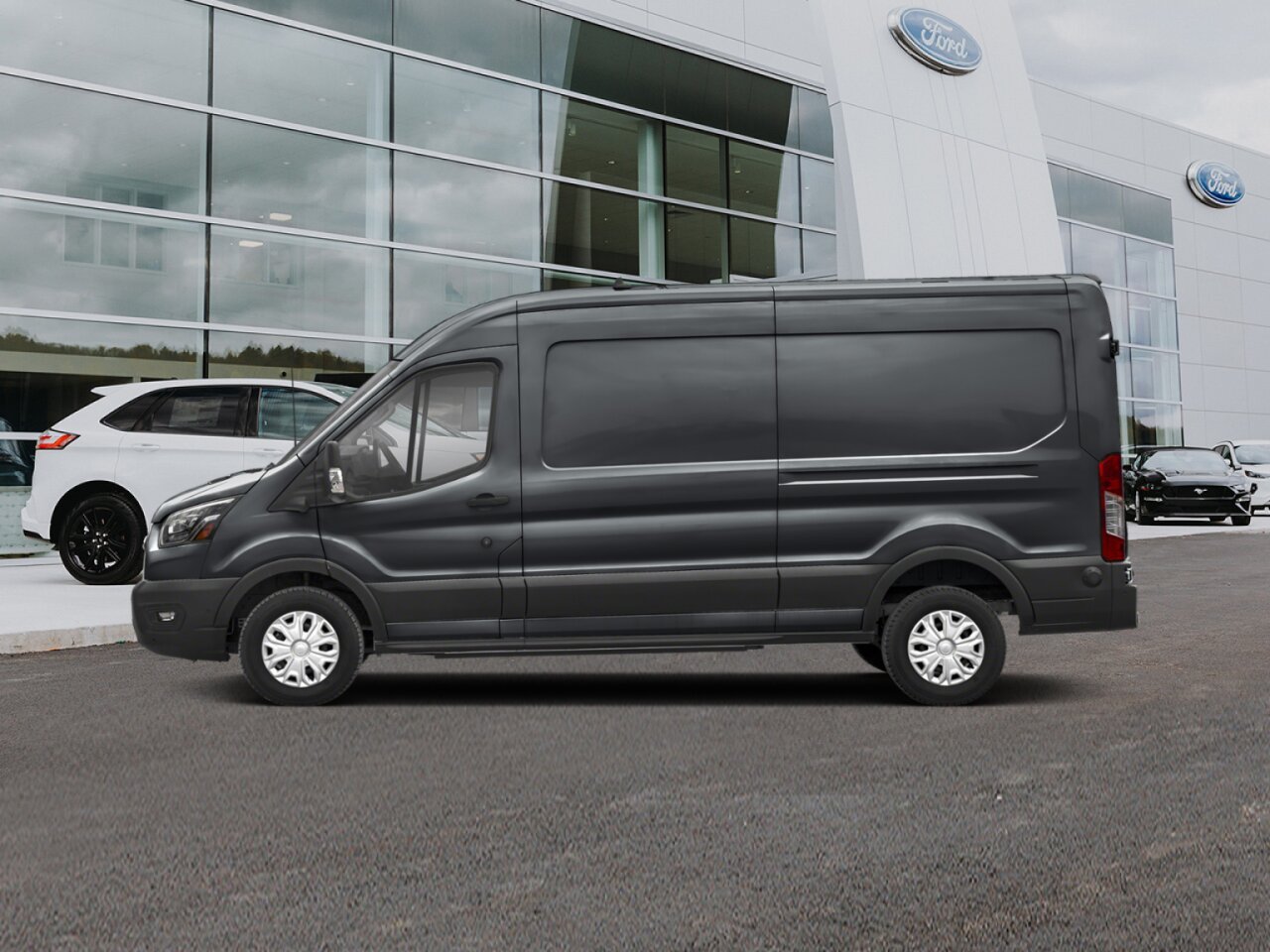 2025 Ford E-Transit Cargo Van Carbonized Grey Metallic Saint-Eustache - photo #2