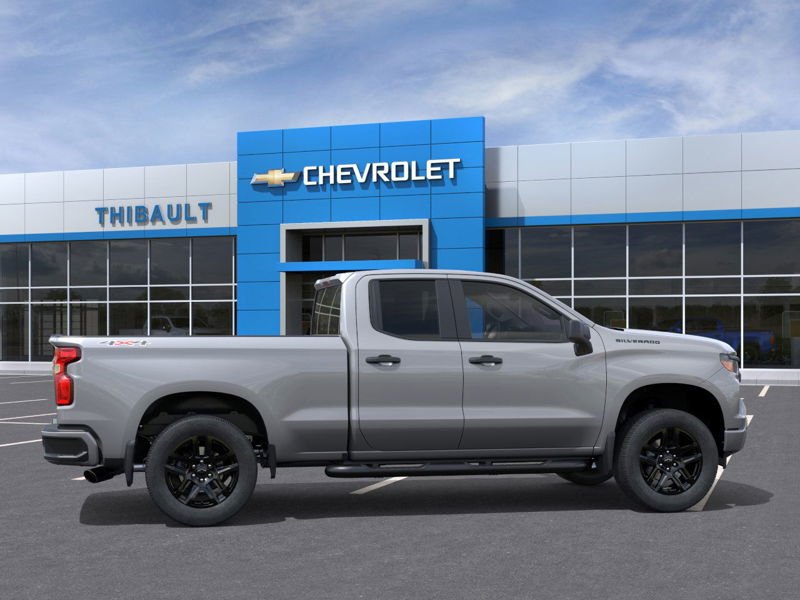 CHEVROLET Silverado 1500 Custom cabine double 4RM 147 po 2026 GRIS STERLING METALLISE Sherbrooke - photo #4