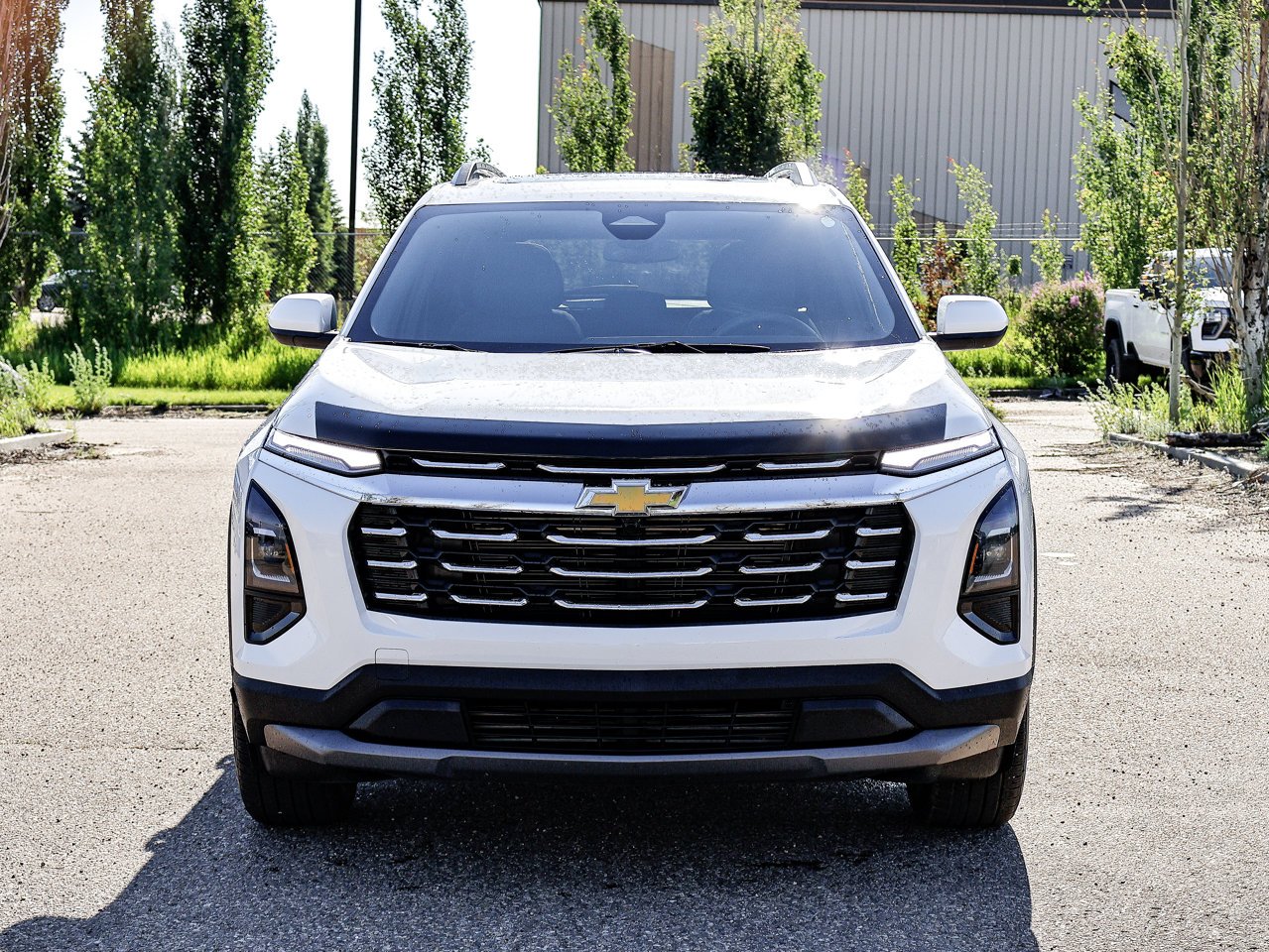 2026 Chevrolet Equinox AWD 4dr LT w/2LT White Sherwood Park - photo #2