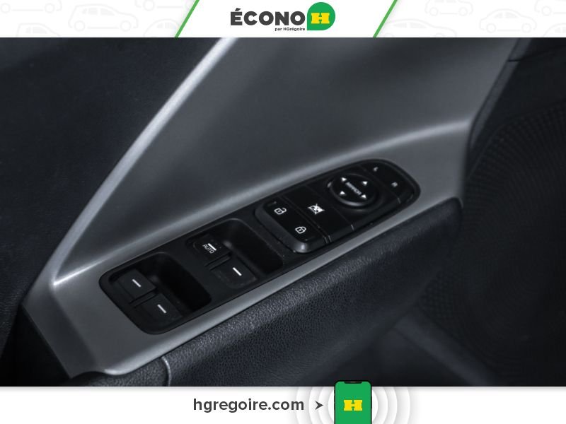 2018 Kia Niro White Laval - photo #10