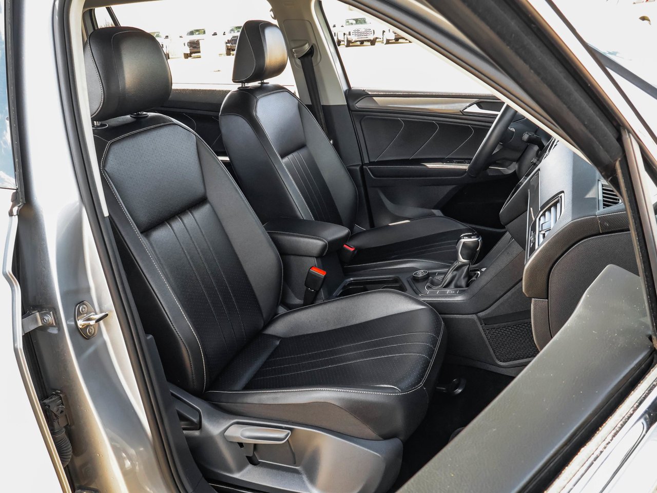 2024 Volkswagen Tiguan Comfortline 4MOTION Grey Sherwood Park - photo #14