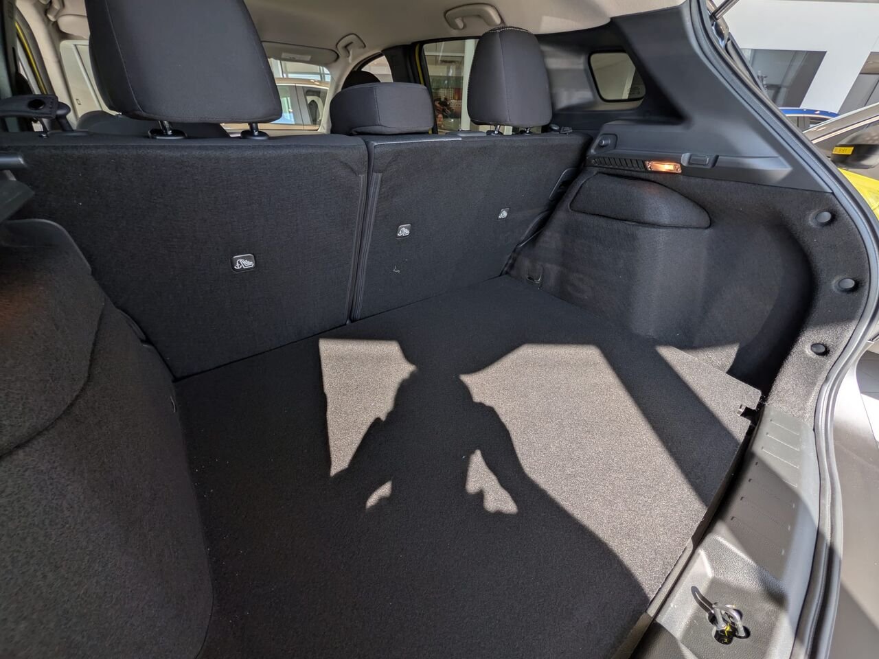 NISSAN Kicks KICKS SV 2026 Jaune yuzu métallisé/Noir intense Châteauguay - photo #10