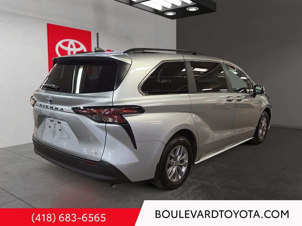 Toyota Sienna 99659A-110 | LE, AWD, 8 PLACES 2025 Argent Québec - photo #3