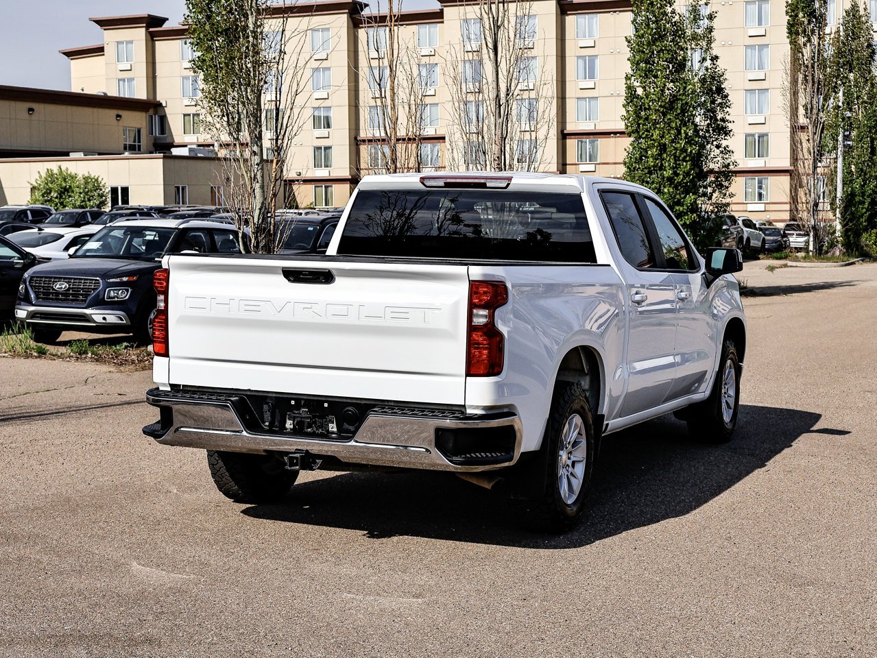2025 Chevrolet Silverado 1500 4WD Crew Cab 147 LT White Sherwood Park - photo #12