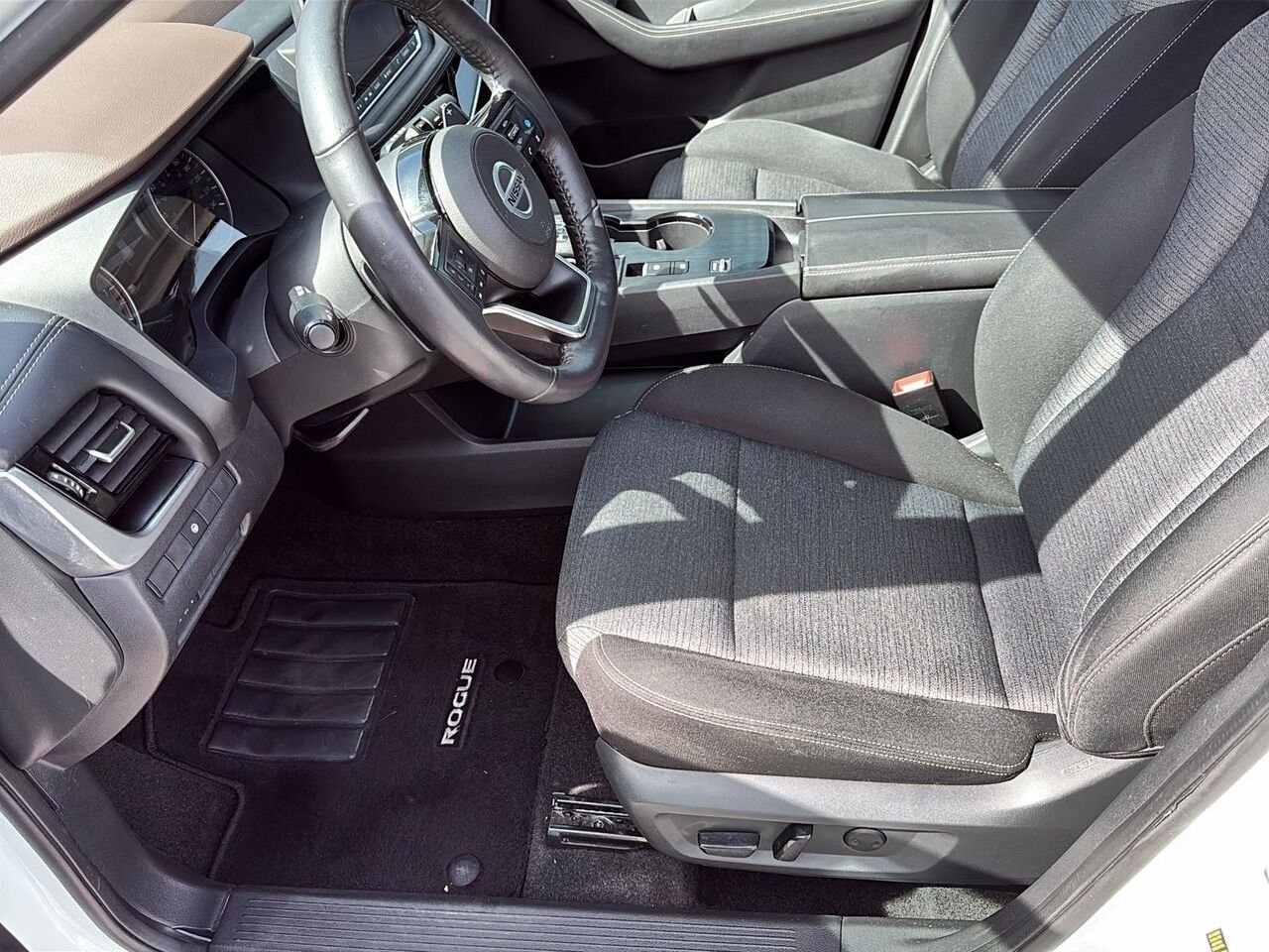 2021 NISSAN ROGUE SV White Saint-Hyacinthe - photo #8