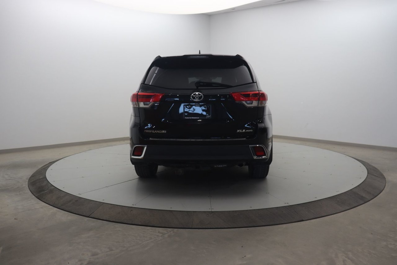 2017 Toyota Highlander XLE Black Baie-Comeau - photo #4