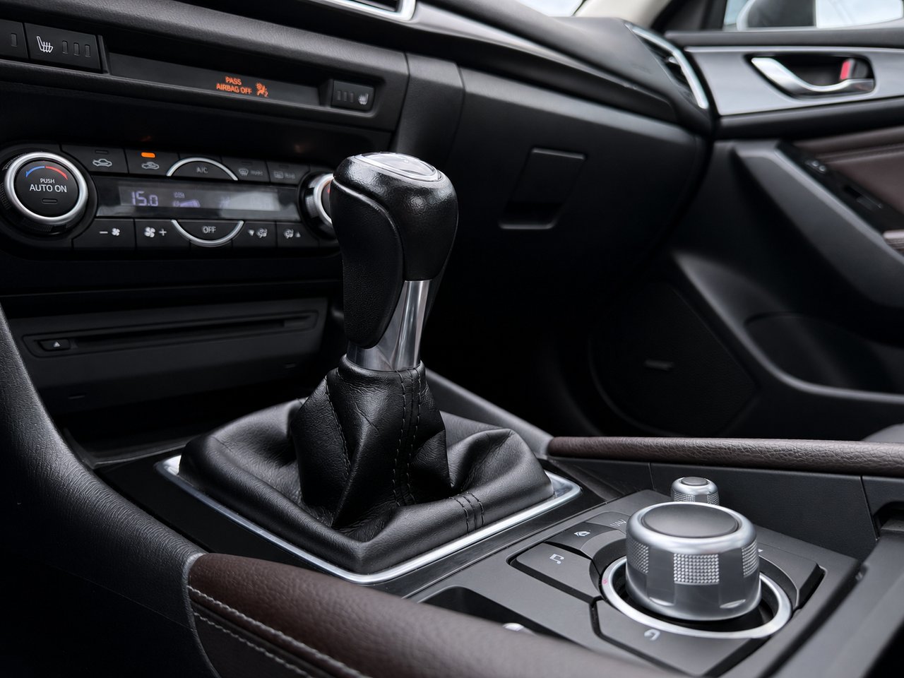 MAZDA 3 GT 2018 Gris Châteauguay - photo #9