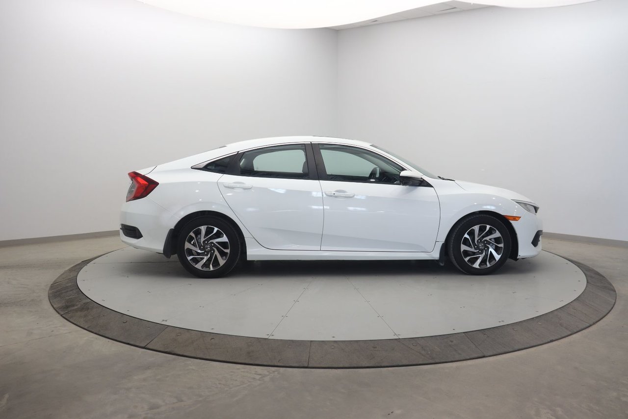 2016 Honda Civic Sedan VIN 2HGFC2F75GH034086 White Chicoutimi - photo #2