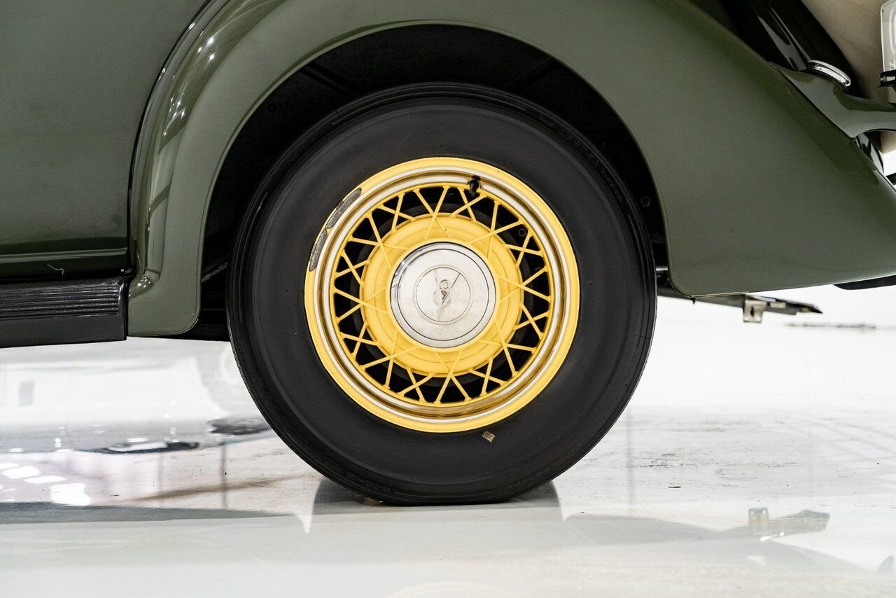 1936 Ford Model 48 Phaeton PRIX EN USD | Beautifully presented in original condition Green Montreal - photo #49