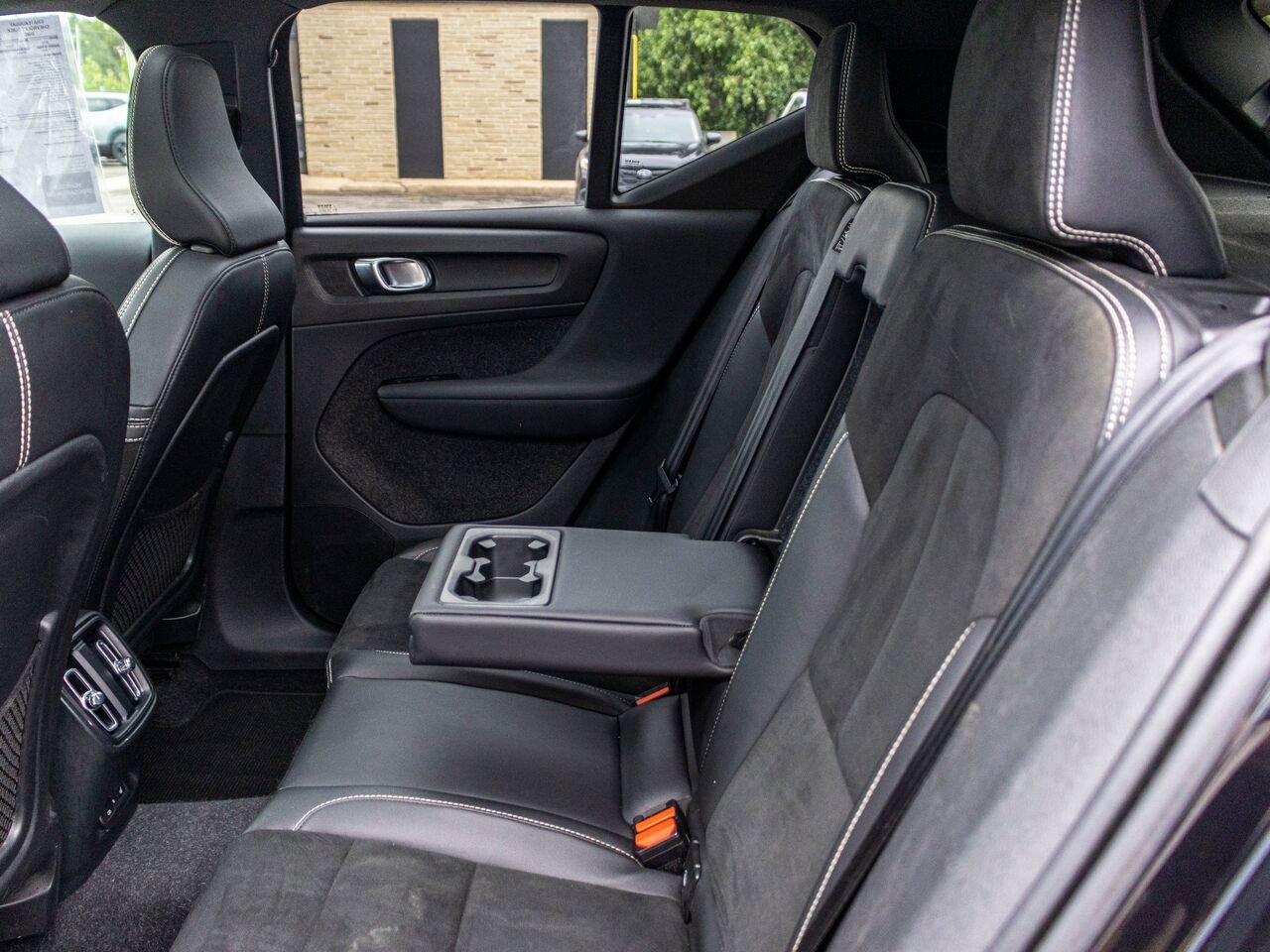 2022 Volvo Recharge XC40 tout électrique P8 Plus TIe Black Châteauguay - photo #29