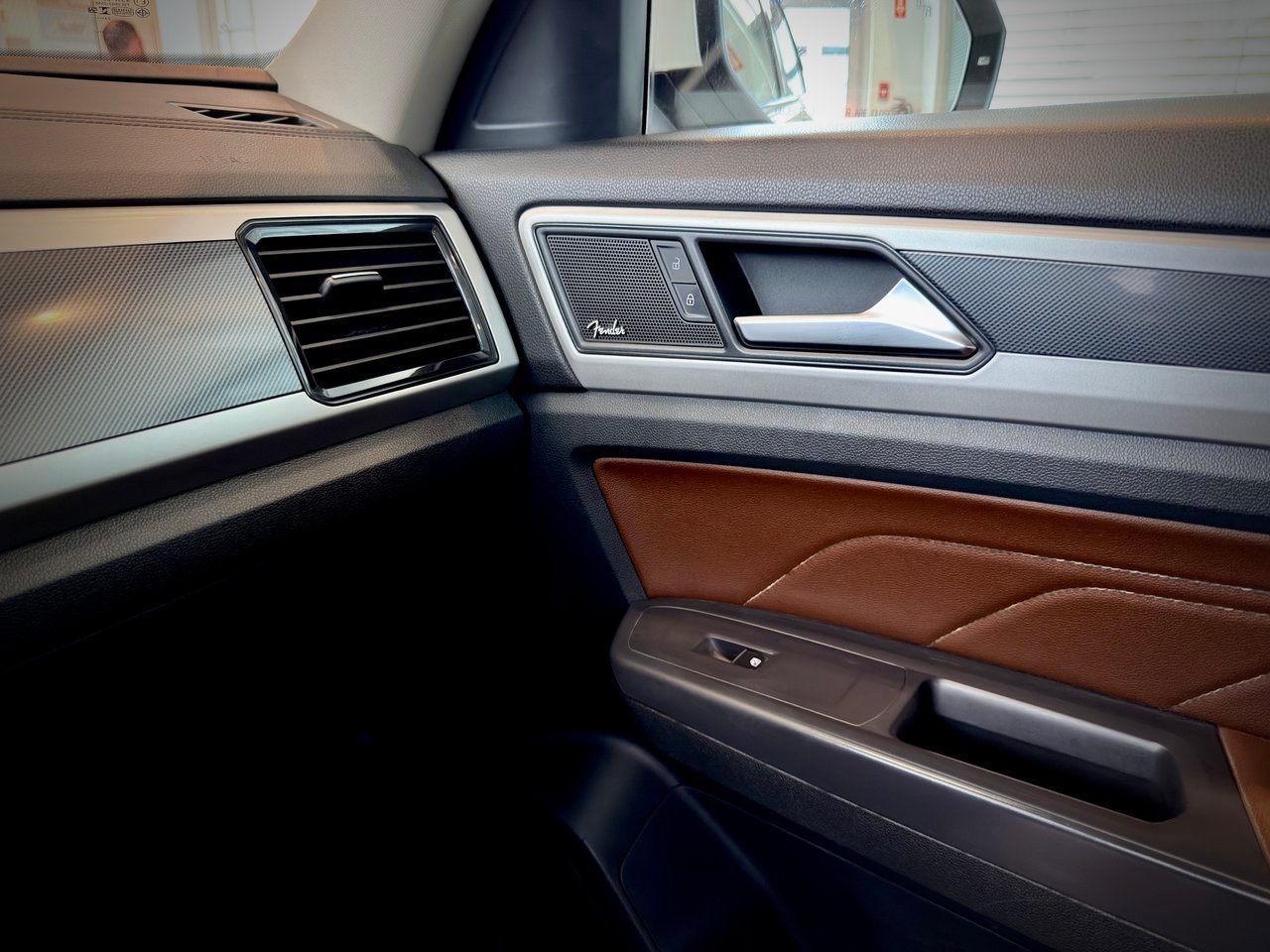 2021 Volkswagen Atlas White Notre-Dame-des-Prairies - photo #34