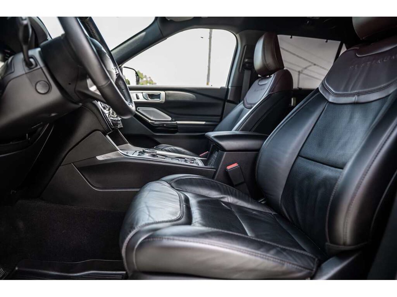 Ford Explorer 2023 Blanc Sainte-Julienne - photo #18