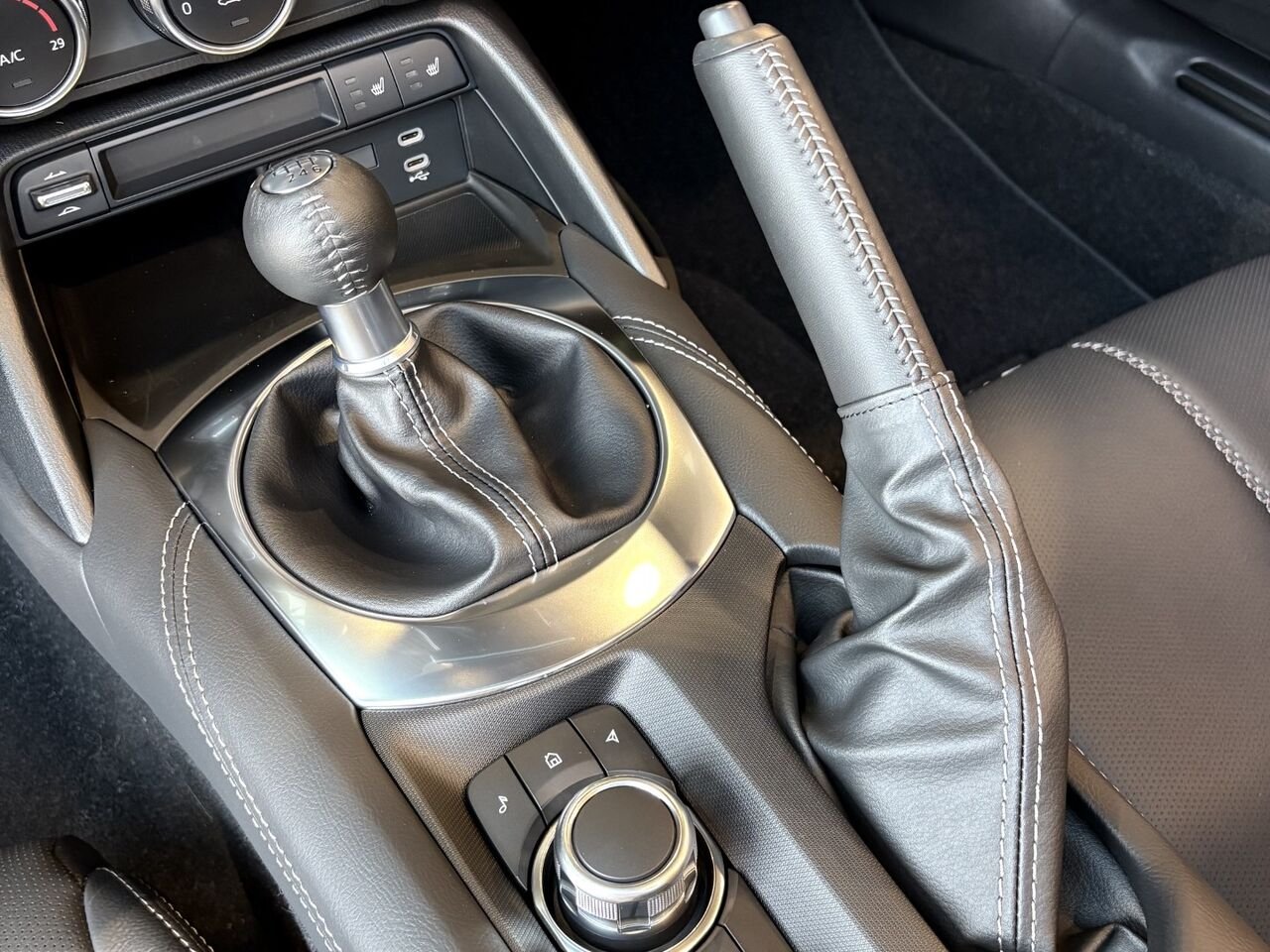 2026 MAZDA MX-5 RF GT BM Soul Red Crystal Metallic Châteauguay - photo #17