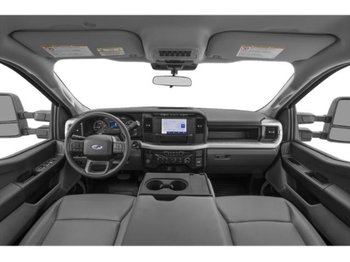 Ford Super Duty F-350 à roues arrière simples XL