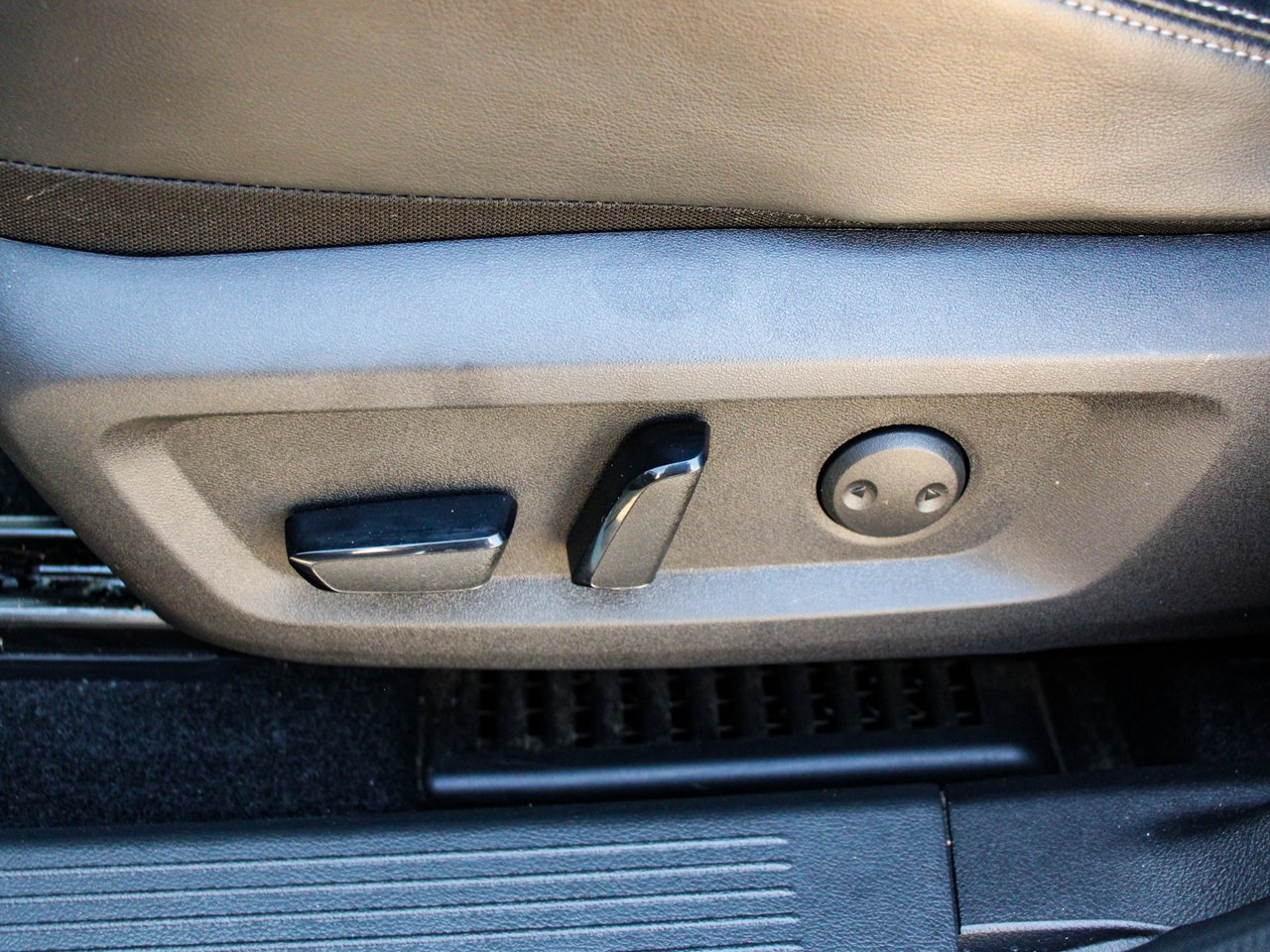 2023 Nissan Rogue AWD Platinum White Sherwood Park - photo #14