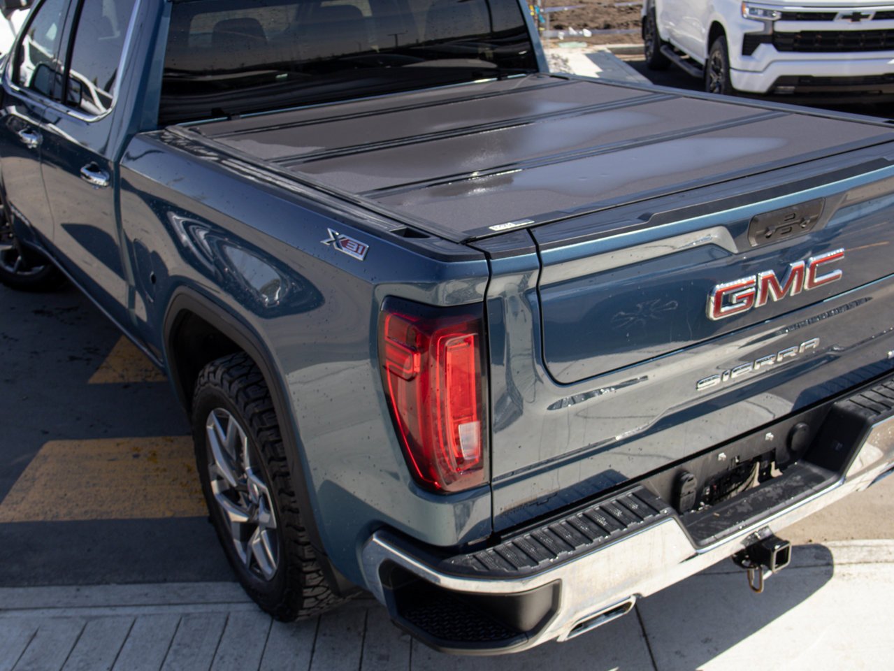 2024 GMC Sierra 1500 4WD Crew Cab 147 SLT Grey Sherwood Park - photo #10