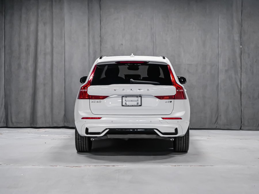 Volvo XC60 B5 PLUS DARK CLIMAT HARMAN KARDON MAGS 20PO 2025 Blanc