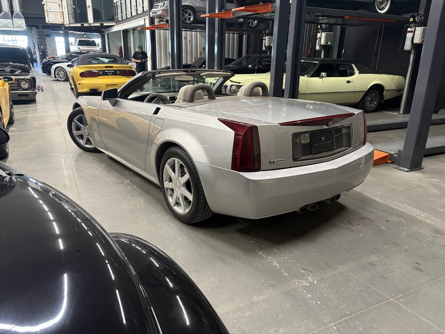 2005 Cadillac XLR 2005 Light Platinum
