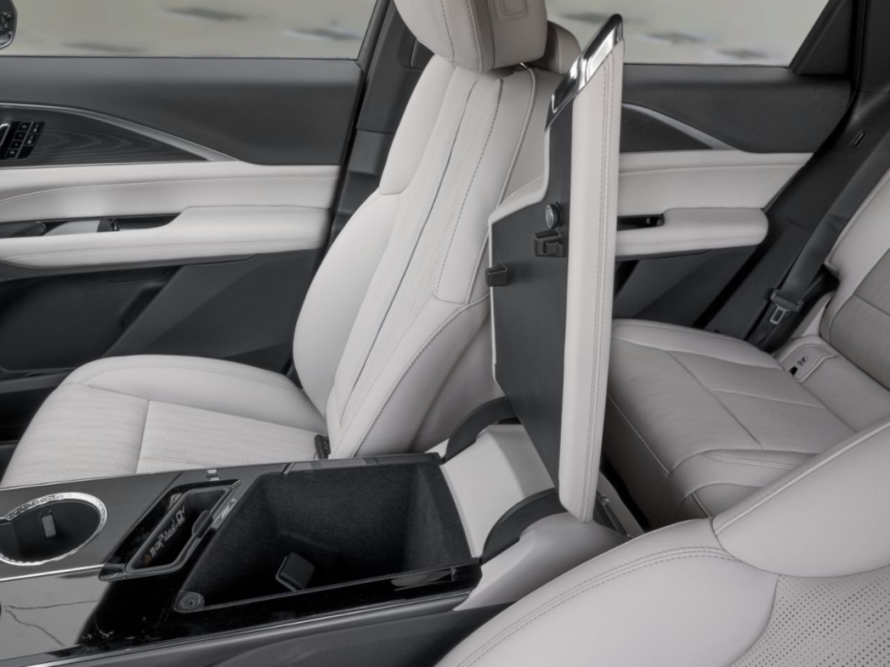 2027 CADILLAC LYRIQ LYRIQ ELECTRIC SPORT AWD (1SF) Stellar Black Metallic Laval - photo #11