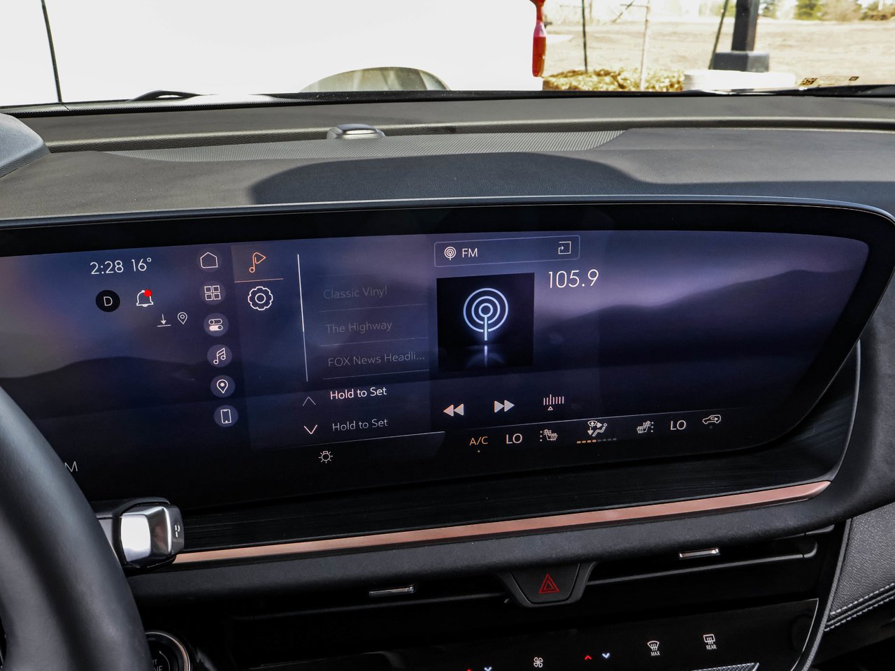 2026 Buick Envision AWD 4dr Sport Touring Black Sherwood Park - photo #28