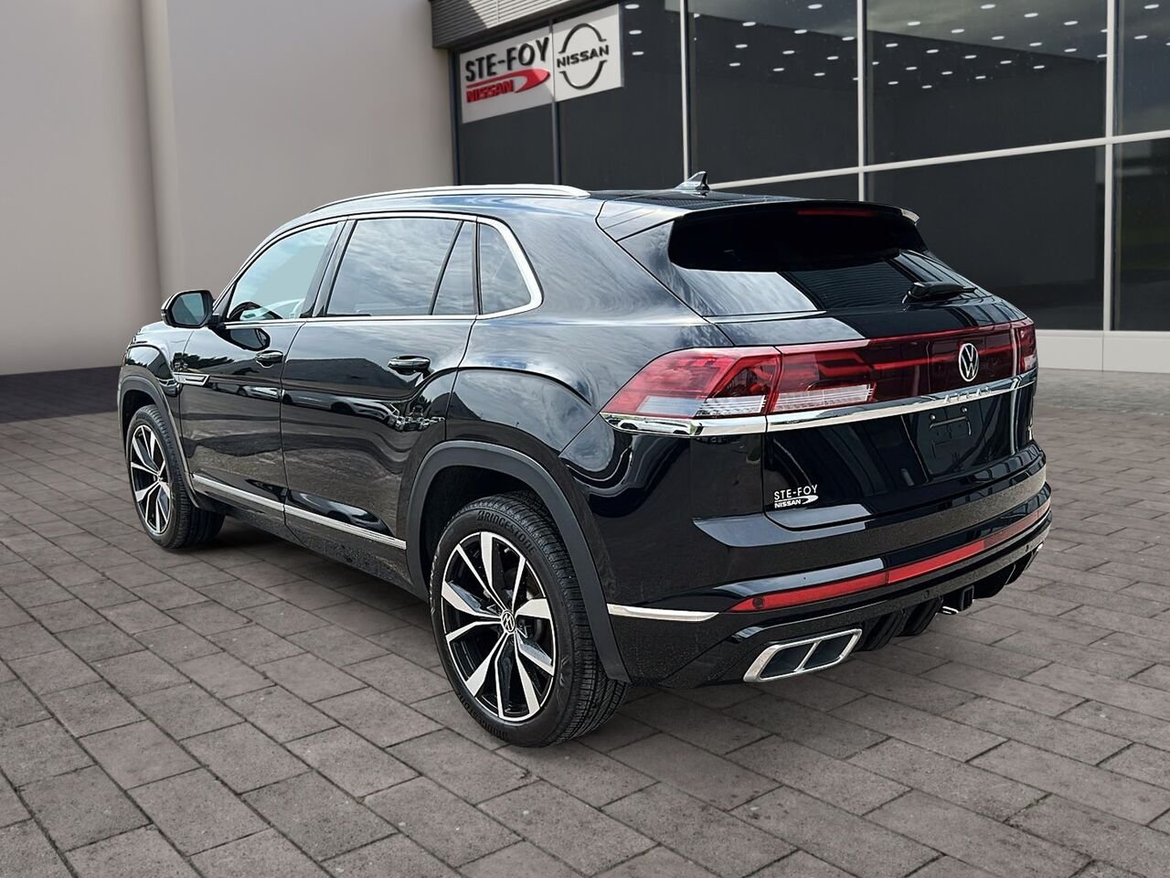 Volkswagen Atlas Cross Sport EXECLINE 2026 Noir Québec - photo #3