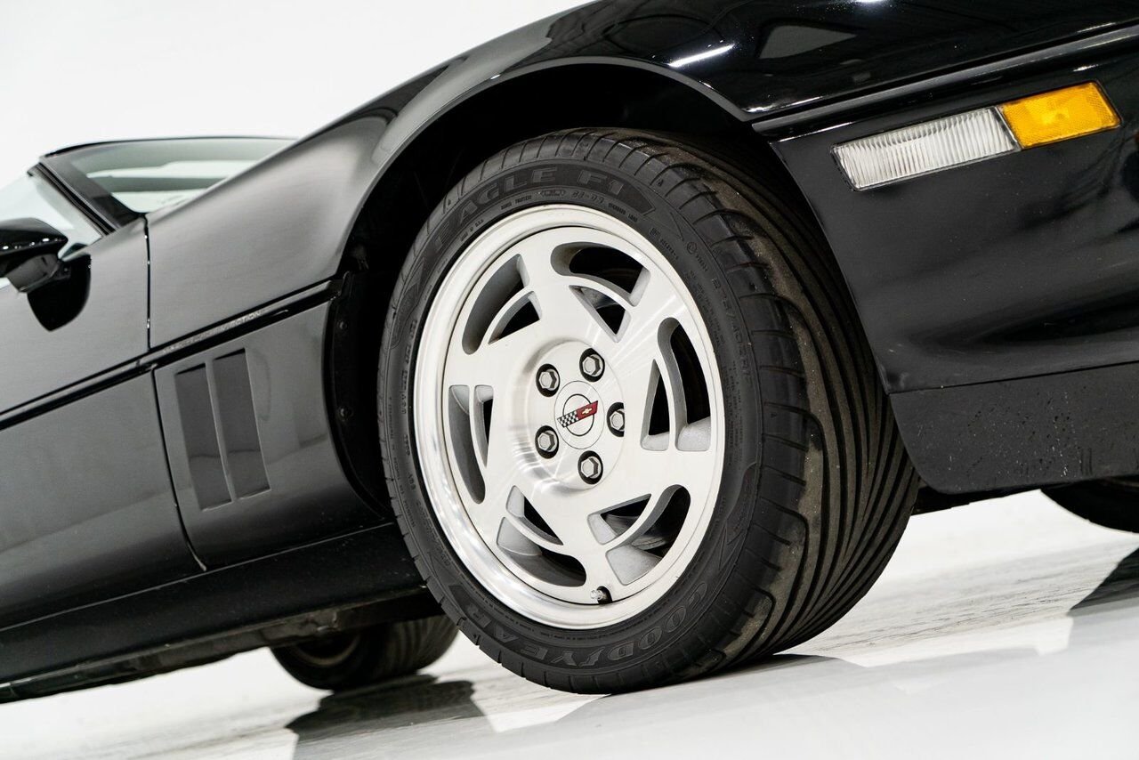1990 Chevrolet Corvette ZR1 | PRIX EN USD Black Montreal - photo #6