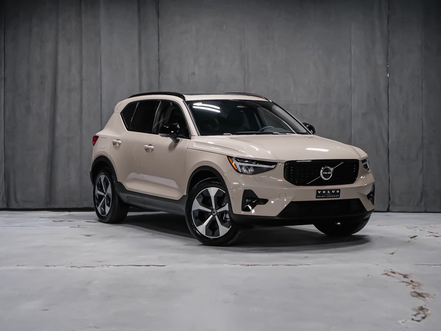 Volvo XC40 B5 PLUS DARK CLIMATE 2025 Beige