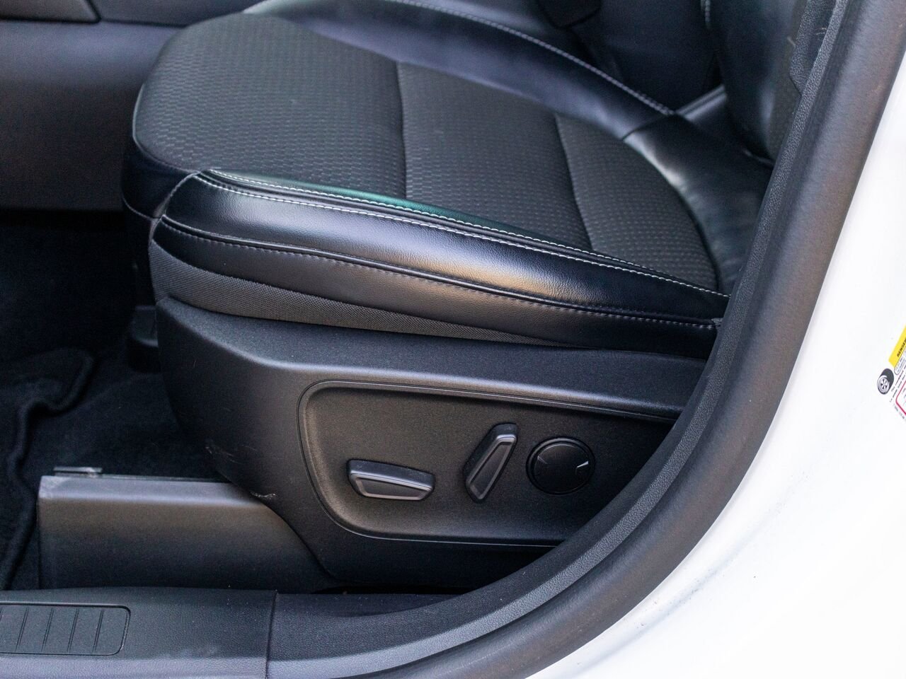 2023 Ford Escape VHR TA White Châteauguay - photo #24