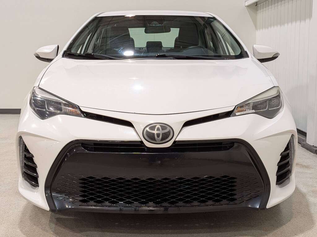 2017 Toyota Corolla 4dr Sdn CVT CE White Val-David - photo #3